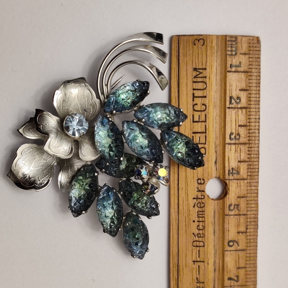 Vintage Iridescent Lava Glass Brooch - Picture 7 of 15